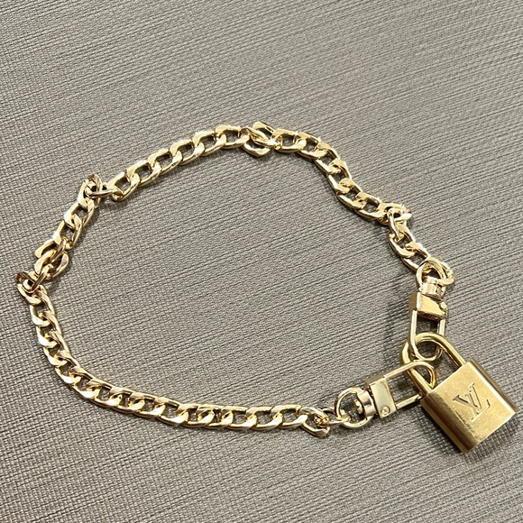 Authentic Louis Vuitton Gold Brass Lock # 316 (no key) - Picture 5 of 7